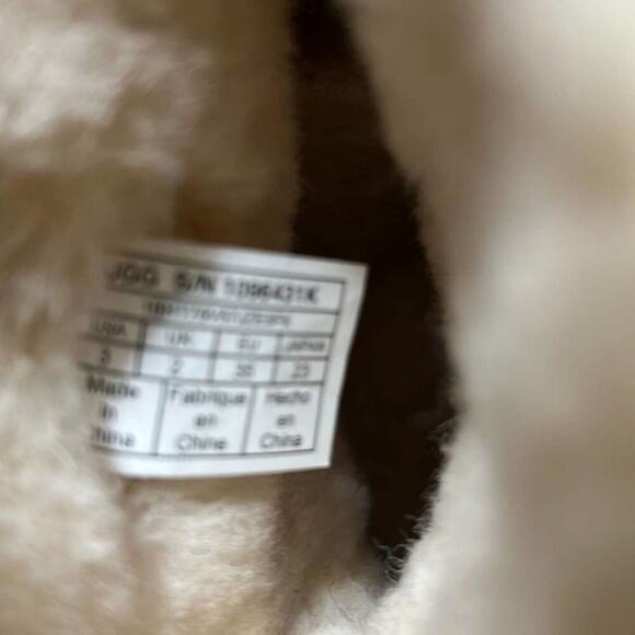 New UGG Classic Short II Metallic Patchwork Boot SZ 3 - Picture 6 of 8